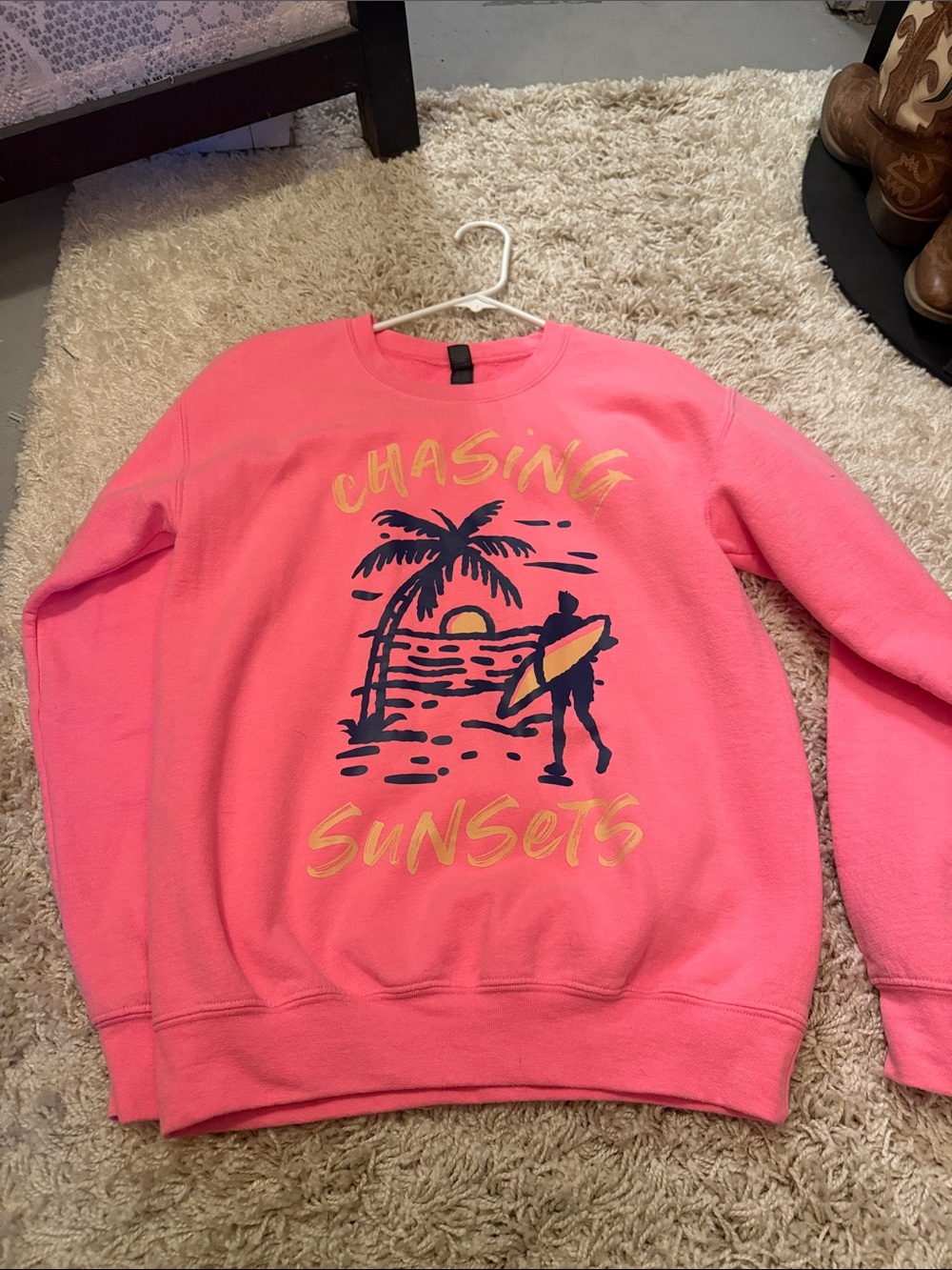 Gildan Pink Crewneck Sweatshirt with Sunset Surf Graphic